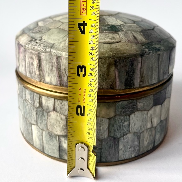 Interlude Home Gianna Bone and Brass Designer Trinket Boxes - Set of 2 - Picture 3 of 11